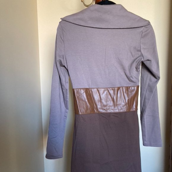 Collared Dress With Built in Belt - Picture 3 of 4